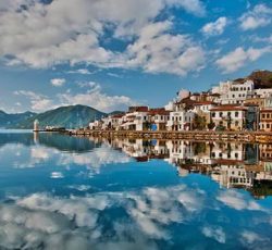 Dalaman Havalimanı Marmaris arası 1 saat 30 dk sürmektedir.