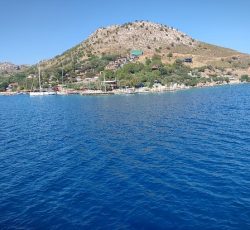 Dalaman havalimanı Bozburun arası yaklaşık olarak 2 saat 15 sürmektedir.